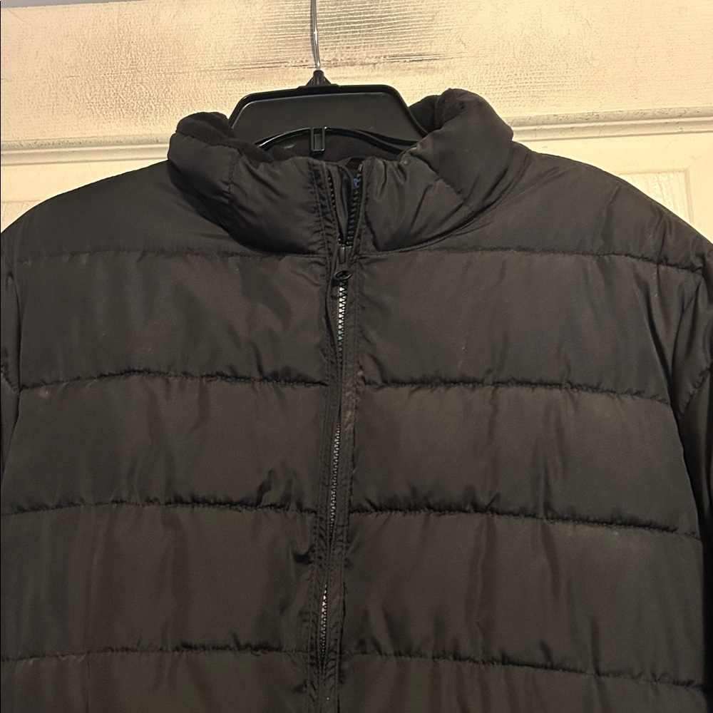 Gap Black Puffer Jacket Size Medium - image 2